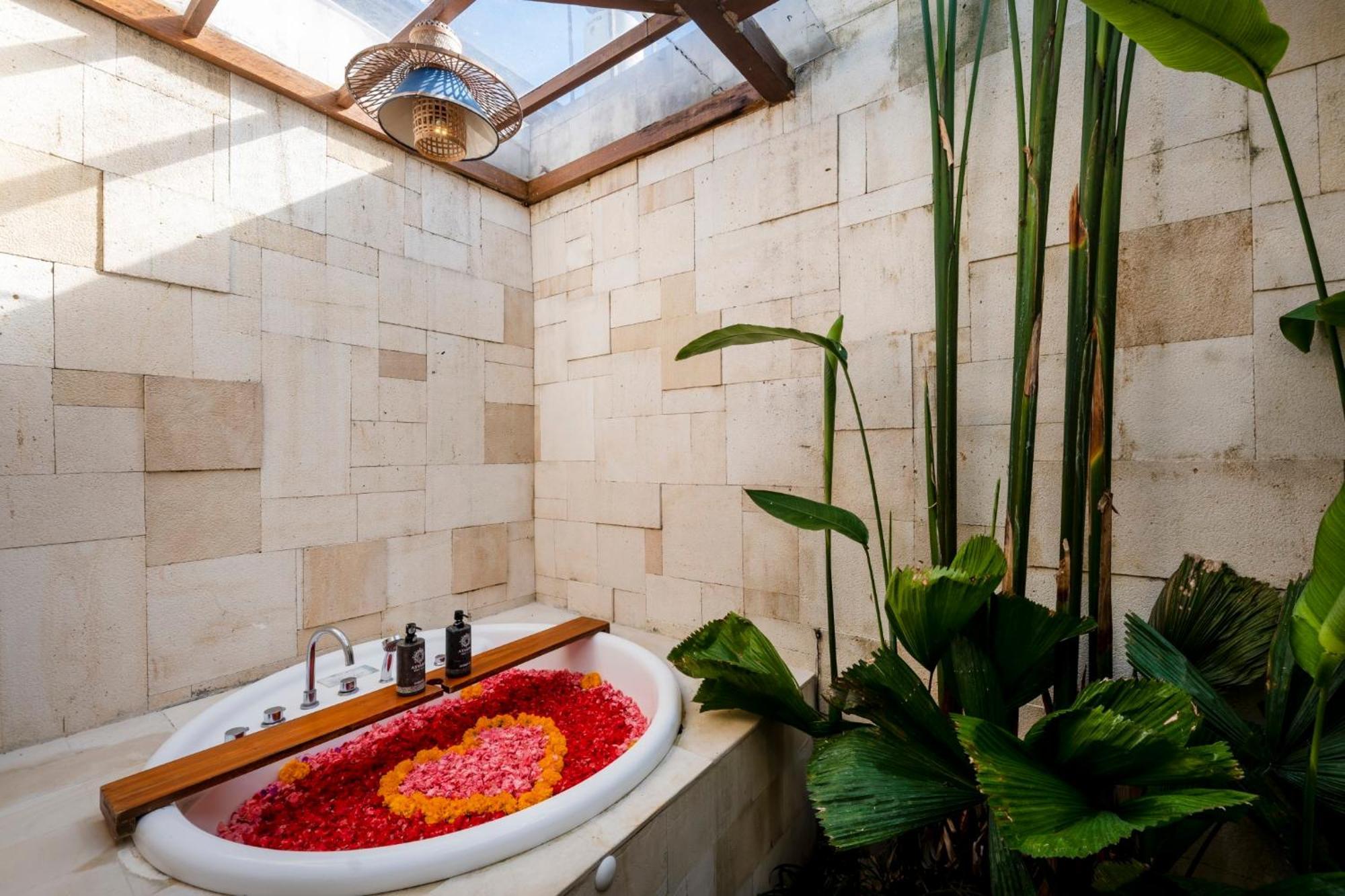 Asvara Villa Ubud By Ini Vie Hospitality Buitenkant foto